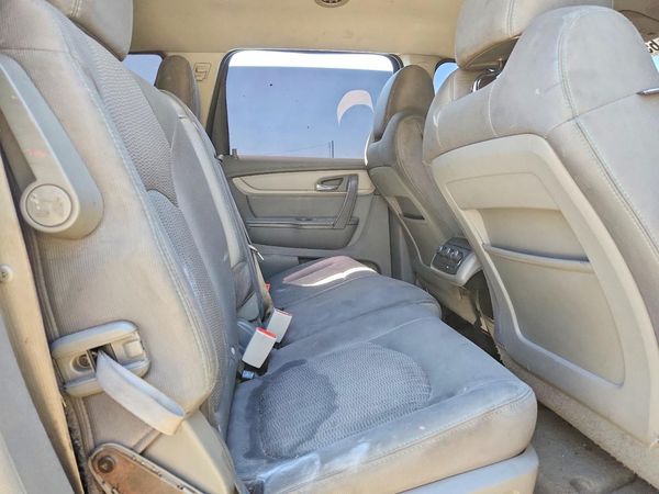 2017 CHEVROLET TRAVERSE LS