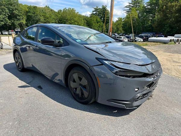 2025 TOYOTA PRIUS