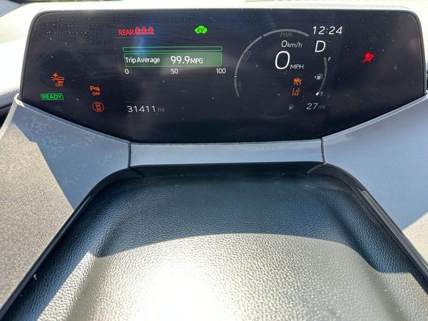 2025 TOYOTA PRIUS