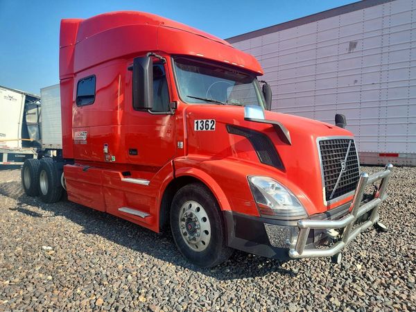 2015 VOLVO VN