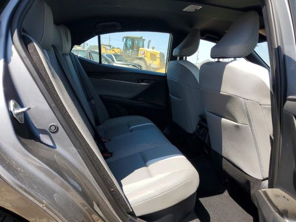 2025 TOYOTA CAMRY