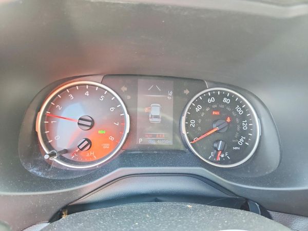 2021 TOYOTA RAV4 XLE