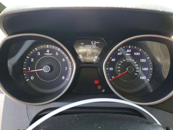 2013 HYUNDAI ELANTRA