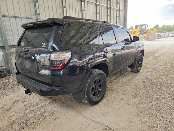 2023 TOYOTA 4RUNNER SR5 Prem