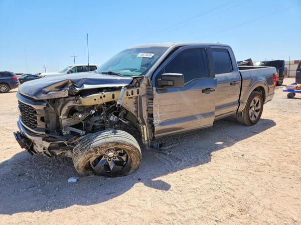 2025 FORD F150 STX — Front 3/4