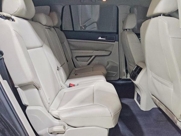 2019 VOLKSWAGEN ATLAS SE