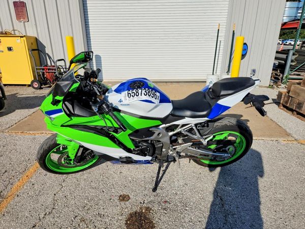 2024 KAWASAKI ZX400