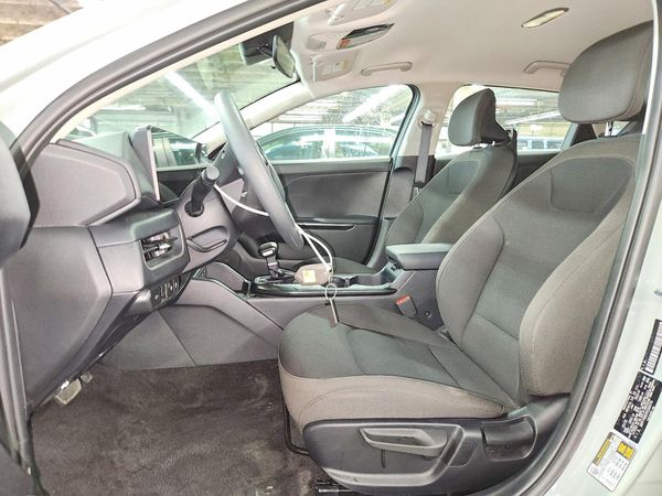 2026 KIA K4 LX, LXS