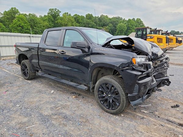 2019 CHEVROLET SILVERADO RST — Passenger 3/4