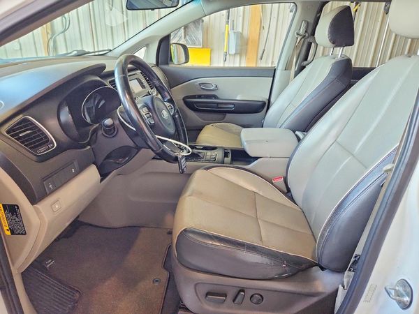 2017 KIA SEDONA