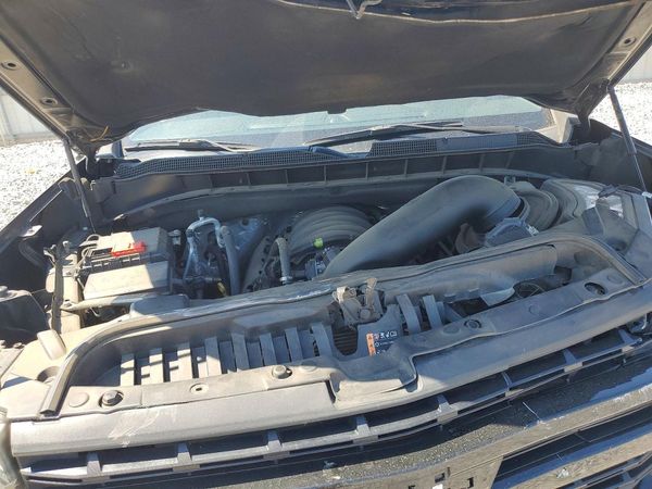 2020 CHEVROLET SILVERADO RST — Engine bay