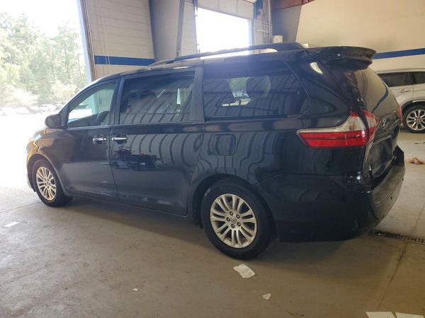 2015 TOYOTA SIENNA