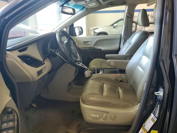 2015 TOYOTA SIENNA