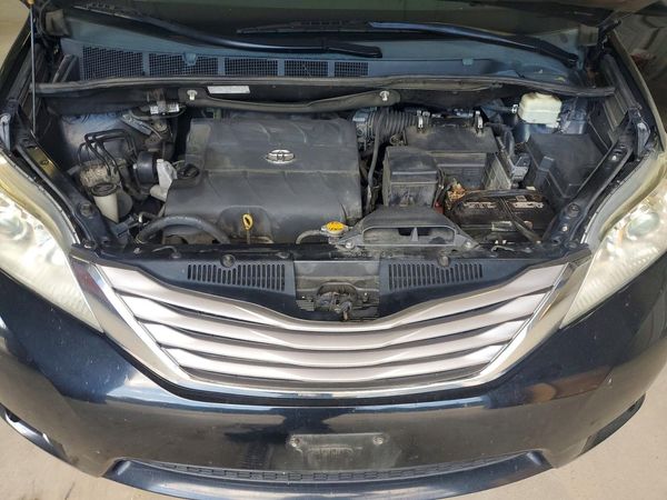 2015 TOYOTA SIENNA