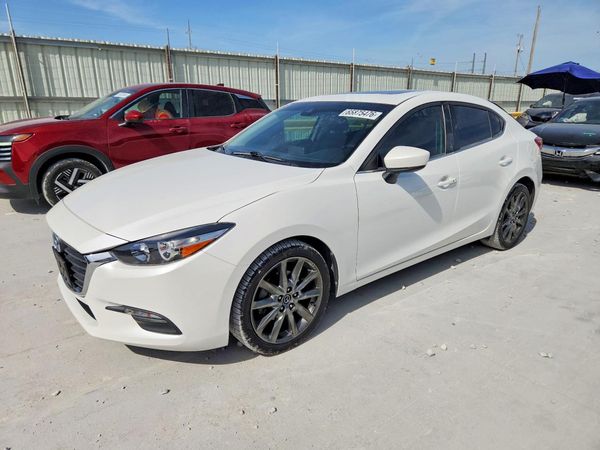 2018 MAZDA 3
