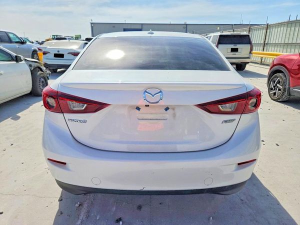 2018 MAZDA 3