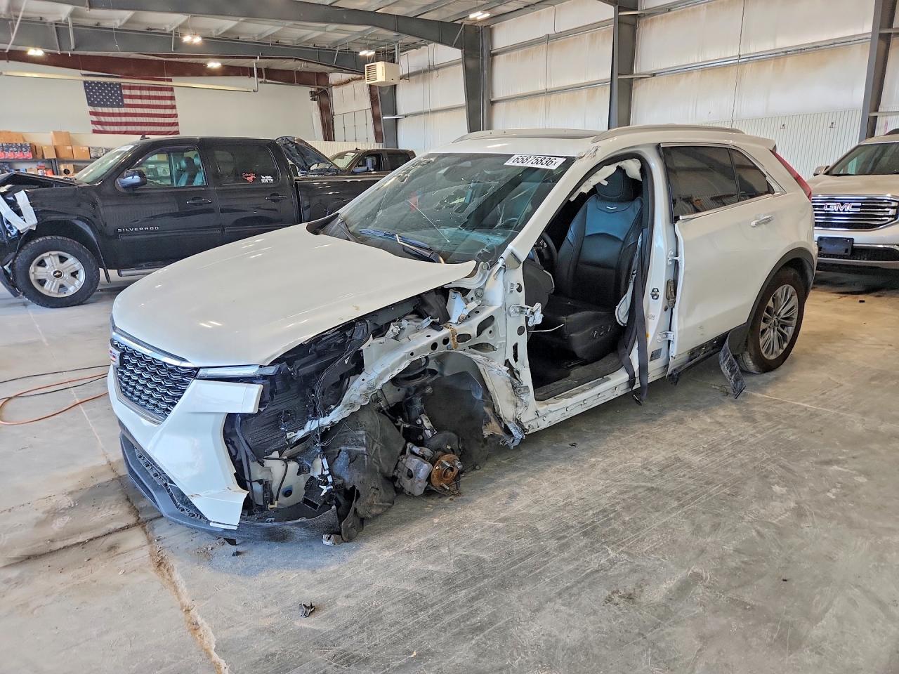 2024 CADILLAC XT4 Premium Luxury — Front 3/4