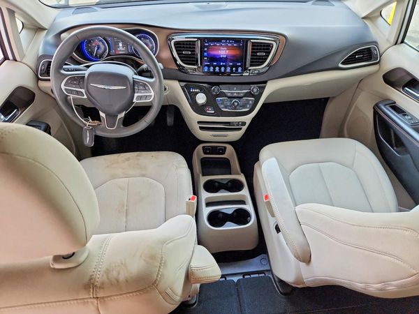 2017 CHRYSLER PACIFICA Touring
