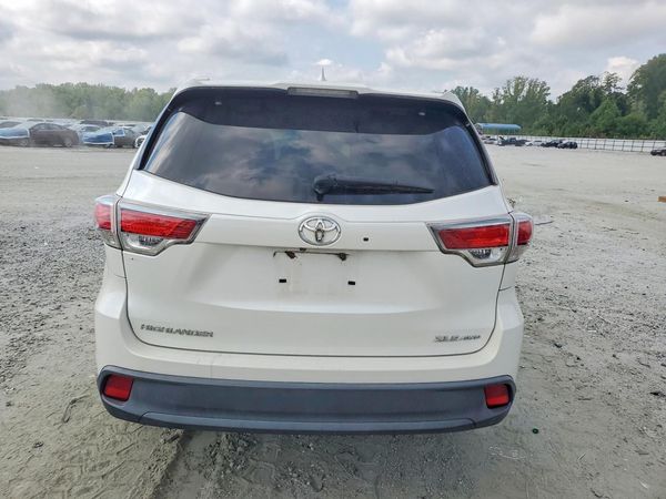 2016 TOYOTA HIGHLANDER
