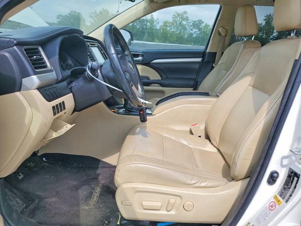 2016 TOYOTA HIGHLANDER