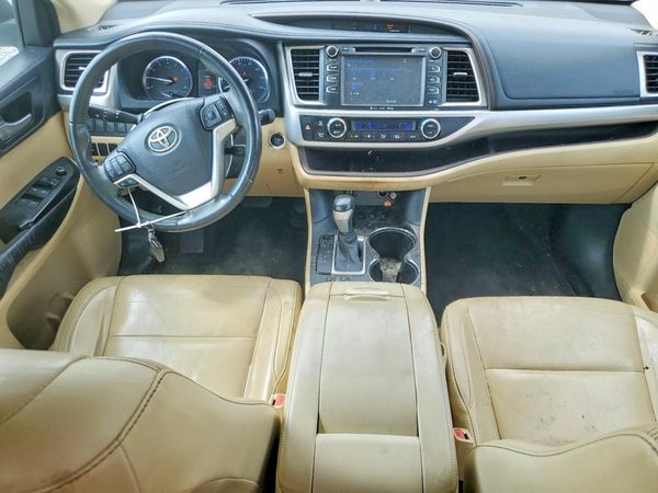 2016 TOYOTA HIGHLANDER