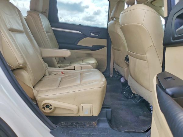 2016 TOYOTA HIGHLANDER
