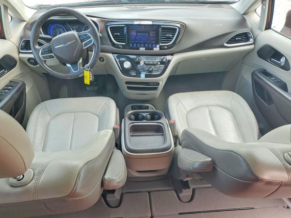 2017 CHRYSLER PACIFICA Touring L