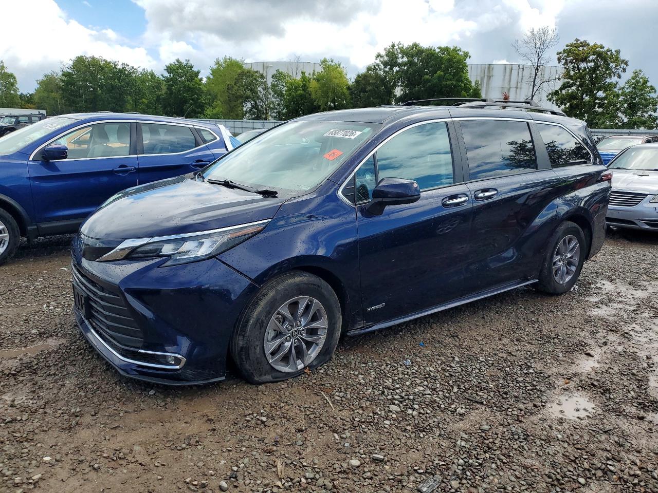 2021 TOYOTA SIENNA XLE Plus Package