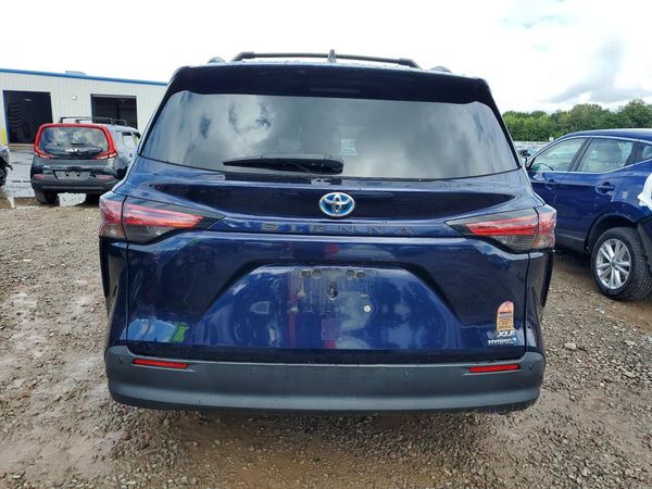 2021 TOYOTA SIENNA XLE Plus Package