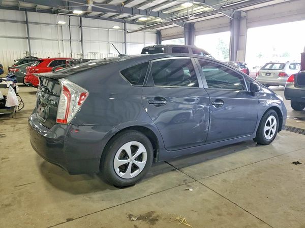 2015 TOYOTA PRIUS