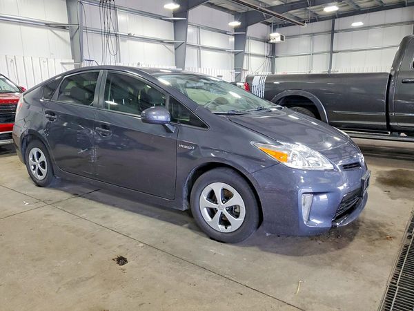 2015 TOYOTA PRIUS