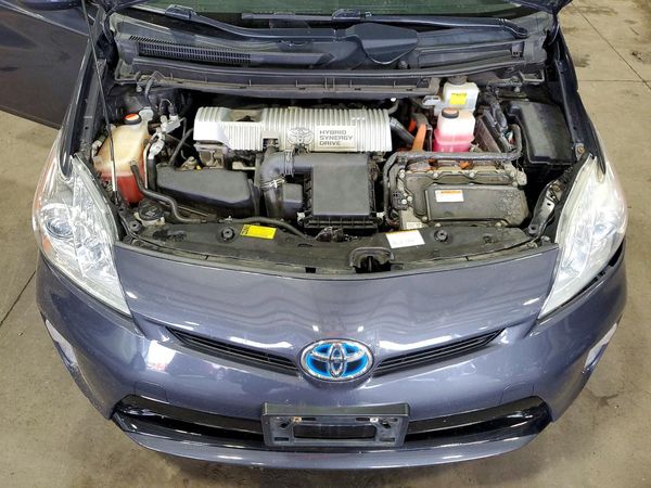 2015 TOYOTA PRIUS