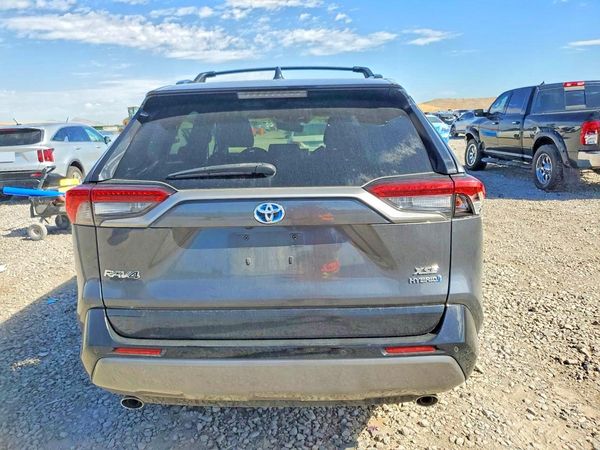 2020 TOYOTA RAV4 XSE HV