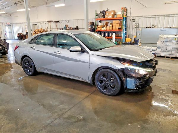 2022 HYUNDAI ELANTRA SEL