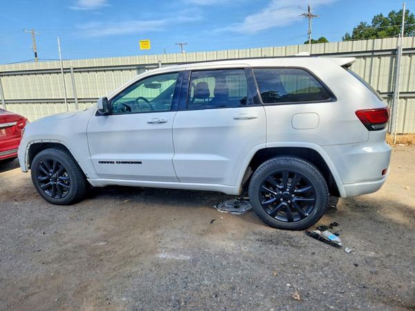 2019 JEEP GRAND CHEROKEE Laredo
