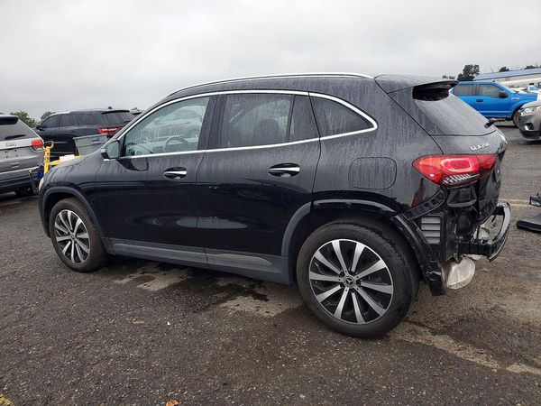 2022 MERCEDES-BENZ GLA