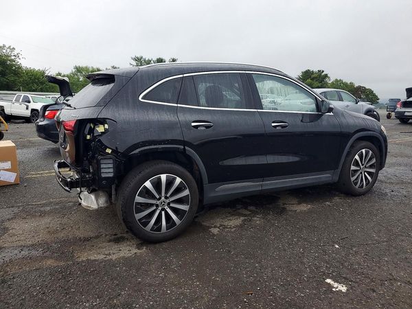 2022 MERCEDES-BENZ GLA