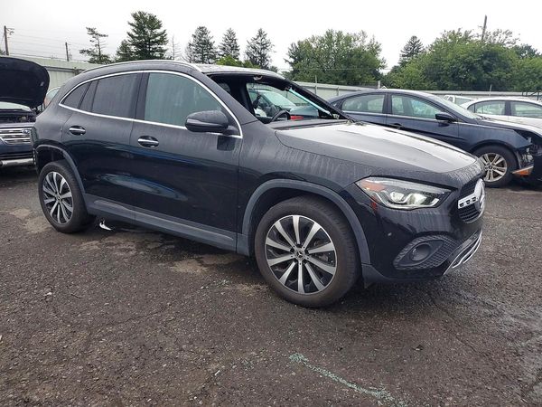 2022 MERCEDES-BENZ GLA