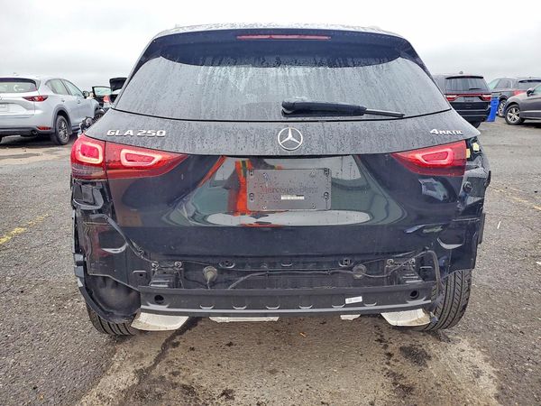 2022 MERCEDES-BENZ GLA