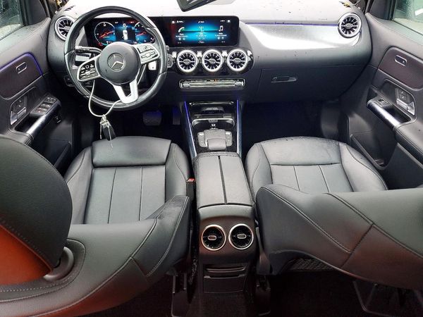 2022 MERCEDES-BENZ GLA