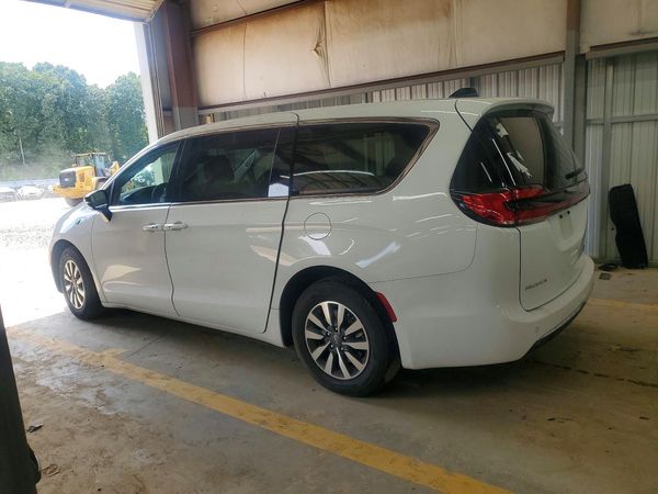 2024 CHRYSLER PACIFICA Select