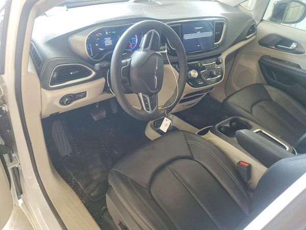2024 CHRYSLER PACIFICA Select