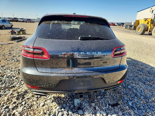 2018 PORSCHE MACAN