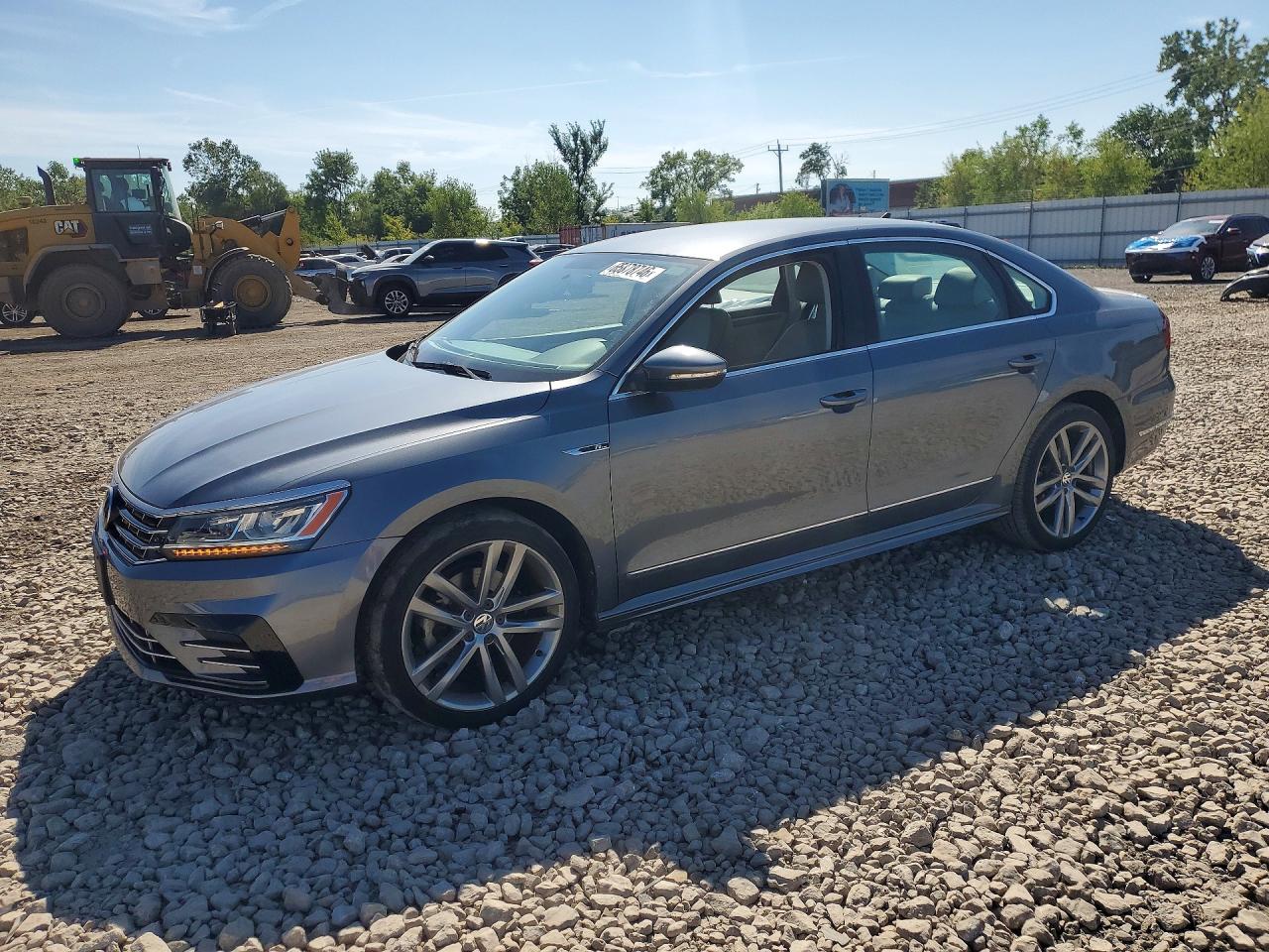 2017 VOLKSWAGEN PASSAT R-Line