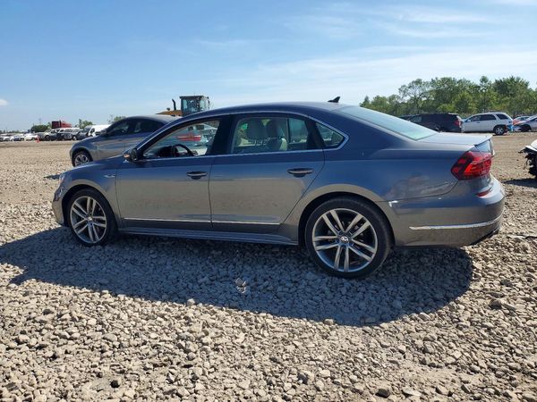 2017 VOLKSWAGEN PASSAT R-Line