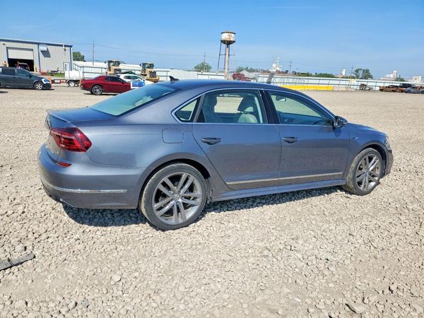 2017 VOLKSWAGEN PASSAT R-Line