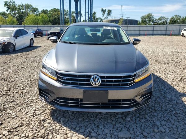 2017 VOLKSWAGEN PASSAT R-Line
