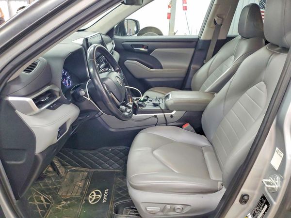 2021 TOYOTA HIGHLANDER XLE