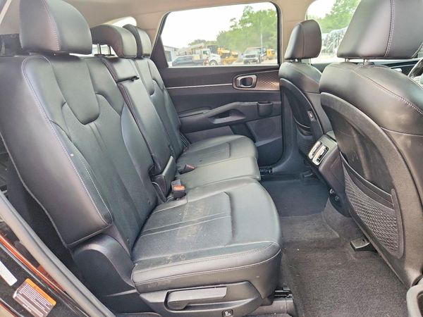 2023 KIA SORENTO S