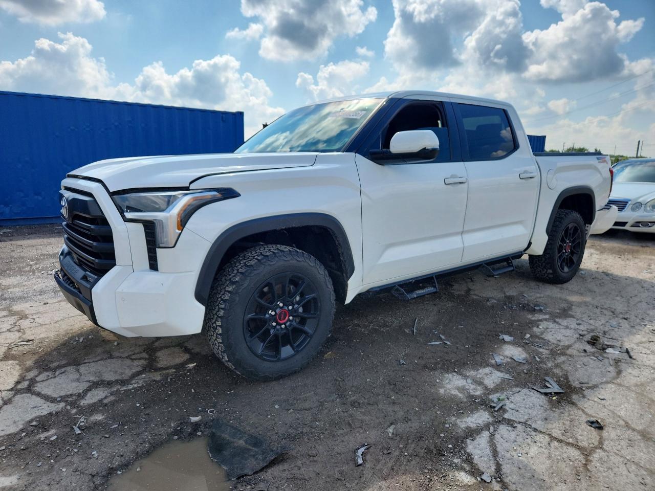 2023 TOYOTA TUNDRA SR5